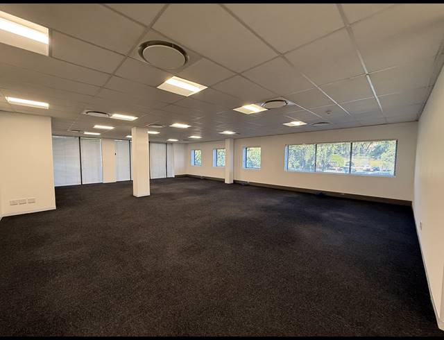 1,028M² OFFICE TO LET IN PARKTOWN